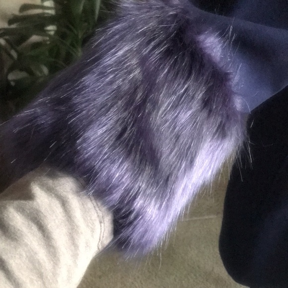 1X JUSTFAB. Deep Blue Winter Coat with Detachable Fur at Wrist. - Picture 3 of 5